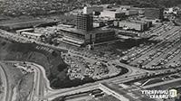萨拉查大厅和辛普森大厦建成后，<a href='http://x7ssdy.gaocu.net'>足彩外围网站</a>, 它的命名争议很大. 1968